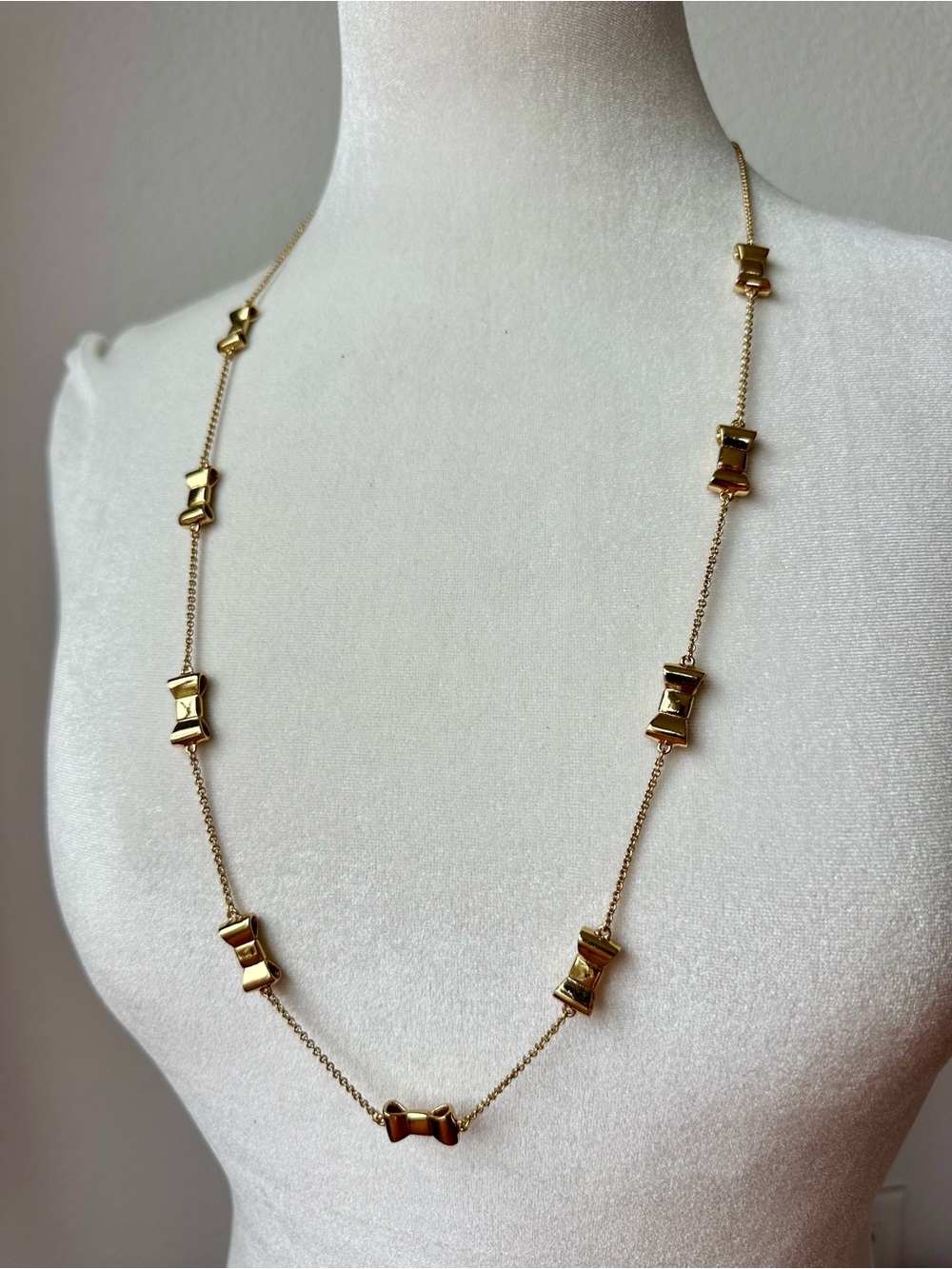 Kate Spade New York Take a Bow Long Scatter Necklace Gold Plate Signed Casual